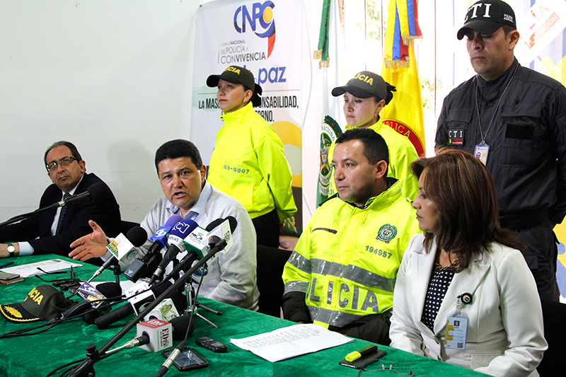 Las autoridades municipales presentaron conjuntamente los resultados del operativo que permitió la captura de los ladrones del Hotel El Cid. Foto | Hisrael Garzonroa